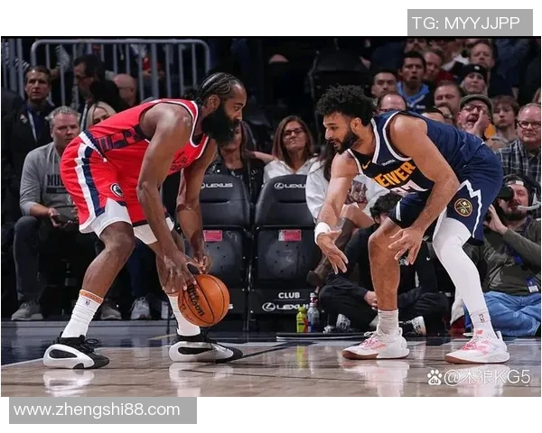 快船与篮网激战正酣超清画面呈现精彩瞬间分析