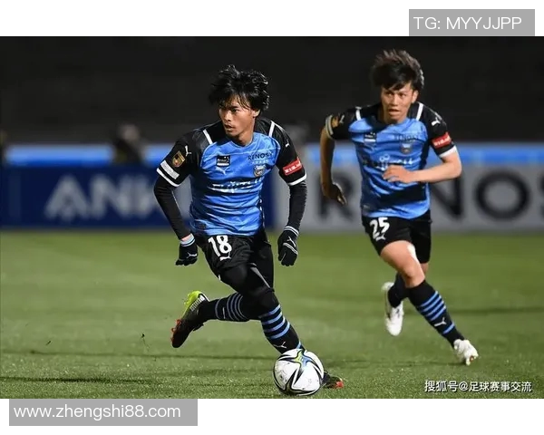 联广岛三迎战鹿岛鹿队争夺联赛关键三分的激烈对决