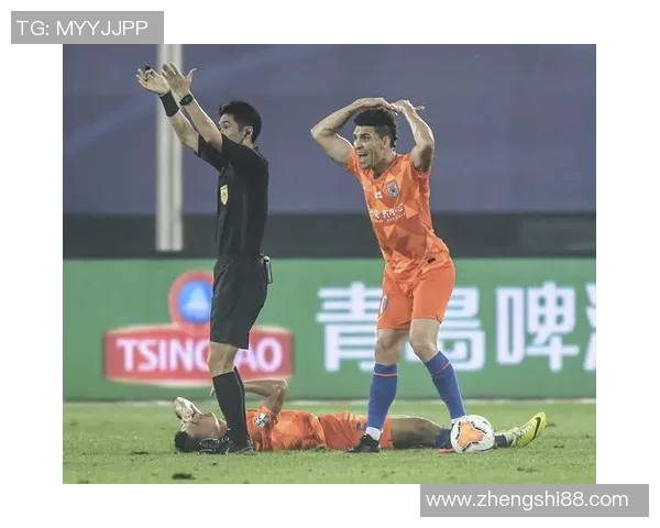 中超激战山东鲁能对阵大连人队全力争胜展现足球魅力与激情